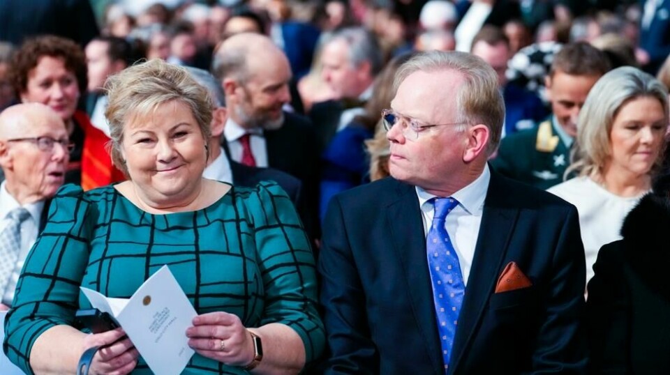Erna Solberg og ektemannen Sindre Finnes under fredsprisutdelingen i fjor. Foto: Javad Parsa / POOL / NTB