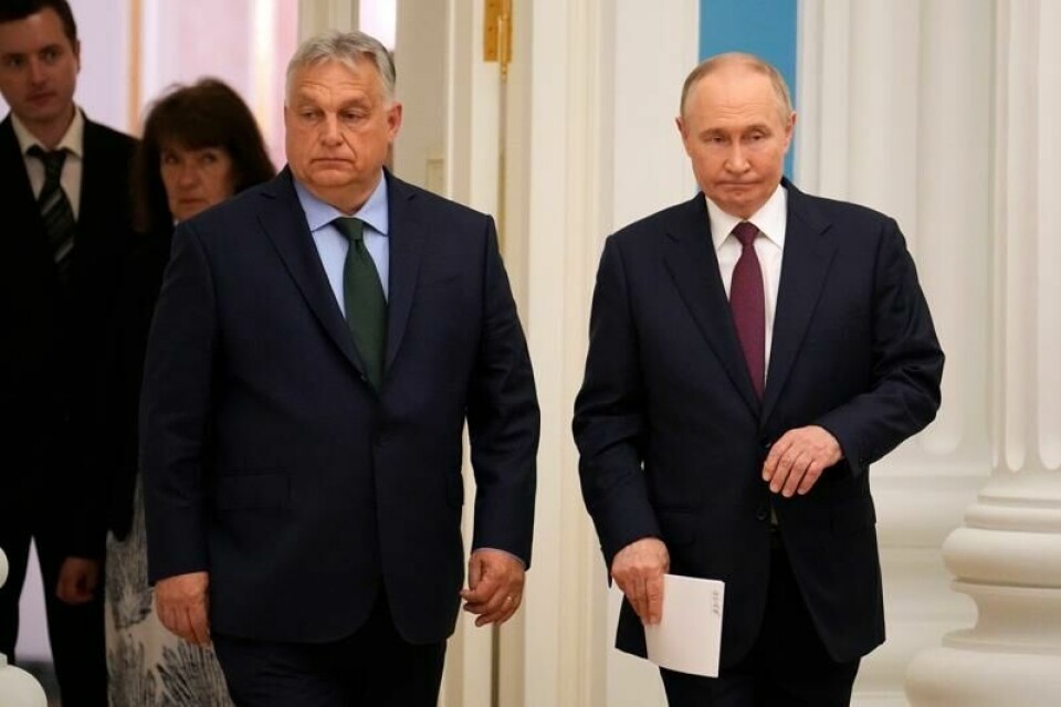 Ungarns statsminister Viktor Orban (t.v.) diskuterte Ukraina-krigen og energiprosjekter med Russlands president Vladimir Putin (t.h.) onsdag, ifølge Kreml. Bildet er fra da de to møtte hverandre i juli i år.