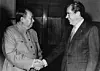 Richard Nixon sitt besøk til Kina og møte med Mao Zedong, 21. februar 1972. Det kinesiske kommunistpartiets inntreden i FN og Sikkerhetsrådet avsluttet 23 år med kutt i diplomatiske forbindelser med USA. Foto: AP