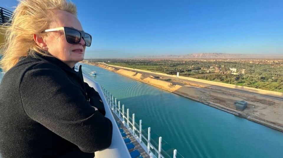 Gjennom Suezkanalen sett fra Costa Toscana.