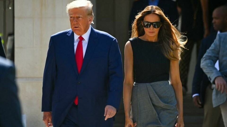 USAs tidligere president Donald Trump og hans kone Melania Trump forlater et valglokale etter å ha stemt i det amerikanske mellomvalget, 8. november 2022. Illustrasjonsfoto.