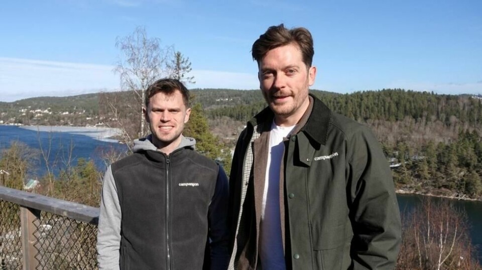 Kristian Qwist Adolpsen (t.v.) og Alexander Raknes i Campanyon. Ideen fikk de under pandemien, da det nærmest var kø for å komme seg ut i naturen og ligge i hengekøye.