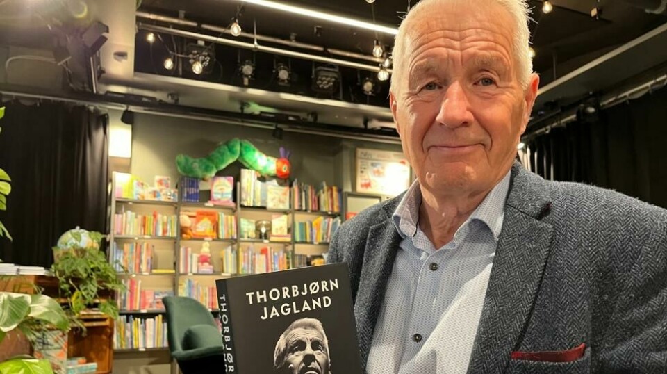 – Da vi så at en sånn konflikt var under oppseiling, burde man i det minste hatt møter på toppnivå, for å forsøke å unngå krig. Jeg kjøper ikke den forestillingen som er blitt presentert om at vi visste at dette ville skje lang tid i forveien. Jeg tror det er noe man har kommet på i ettertid, sier Thorbjørn Jagland. Han har skrevet boken «Ti år for Europa – memoarer fra et politisk liv - bind 3».