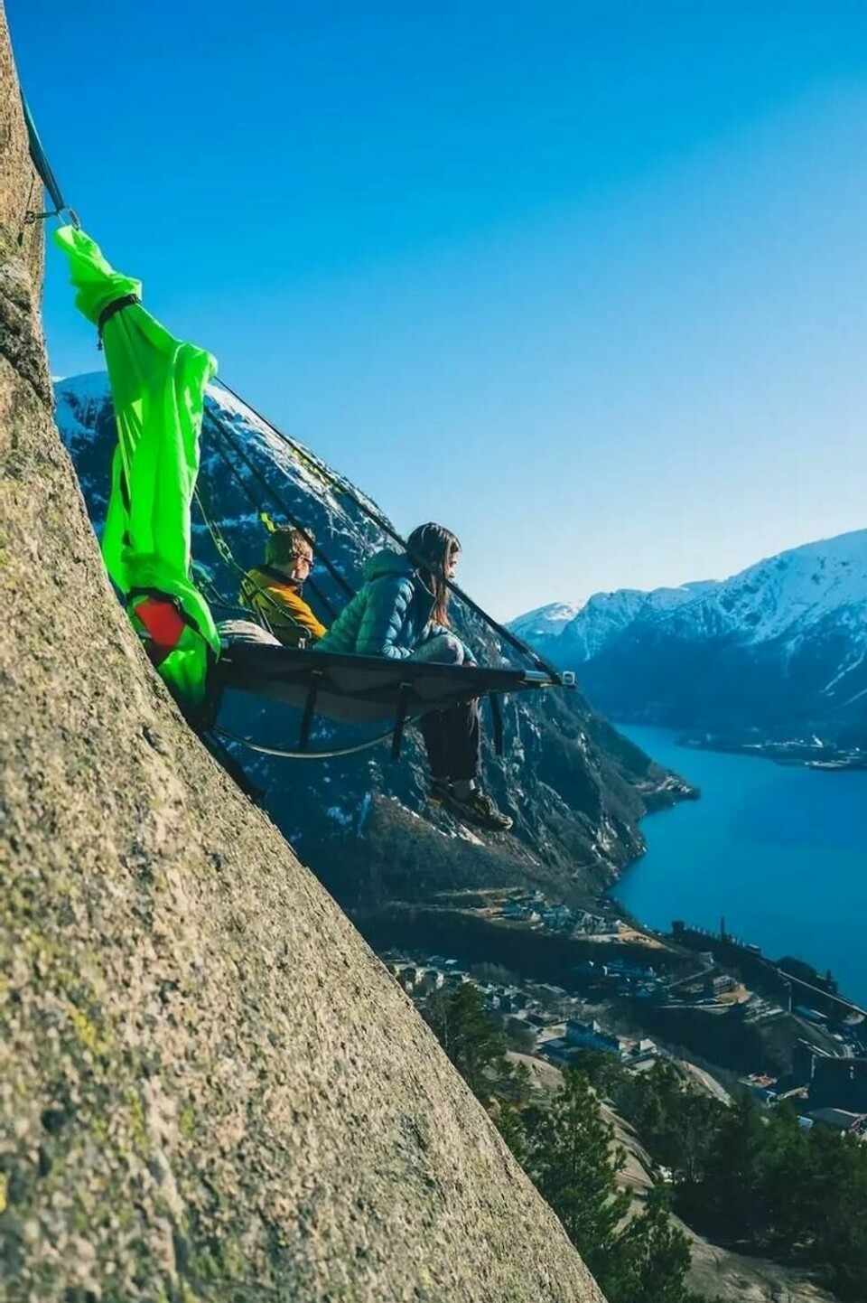 En luftig overnatting i Klatreteltet i Hemsedal koster fra 6.778 kroner per natt. Da er guide som blir med på turen inkludert. En luftig overnatting i Klatreteltet i Hemsedal koster fra 6.778 kroner per natt. Da er guide som blir med på turen inkludert. Foto: Campanyon
