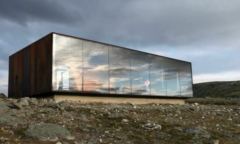 Utsiktspaviljongen er designet av arkitektfirmaet Snøhætta, og har utsikt mot fjellet Snøhetta. Den ble oppført i 2011. Foto: Marianne Løvland / NTB scanpix Utsiktspaviljongen er designet av arkitektfirmaet Snøhætta, og har utsikt mot fjellet Snøhetta. Den ble oppført i 2011. Foto: Marianne Løvland / NTB scanpix