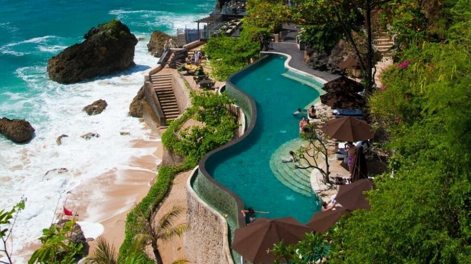Luksusresorten Ayana Resort og Spa på Bali har 5 stjerner og forbud mot elektronisk utstyr ved bassenget mellom 9-17.