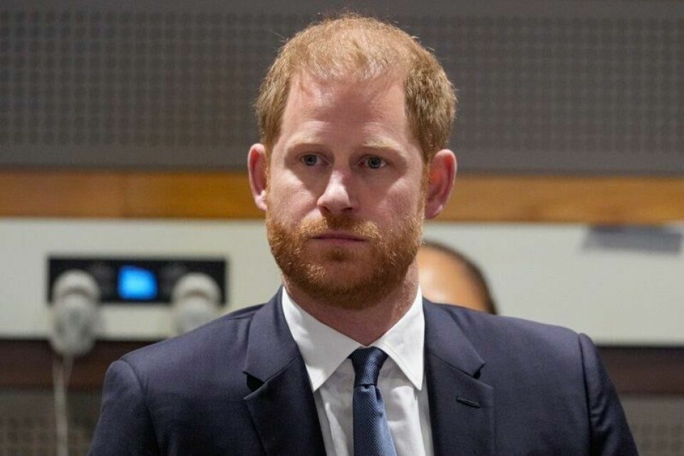 Nok en gang skal en domstol i London behandle saken om hvorvidt prins Harry og familien har rett på politibeskyttelse når de besøker Storbritannia. Arkivfoto: Frank Franklin II / AP / NTB