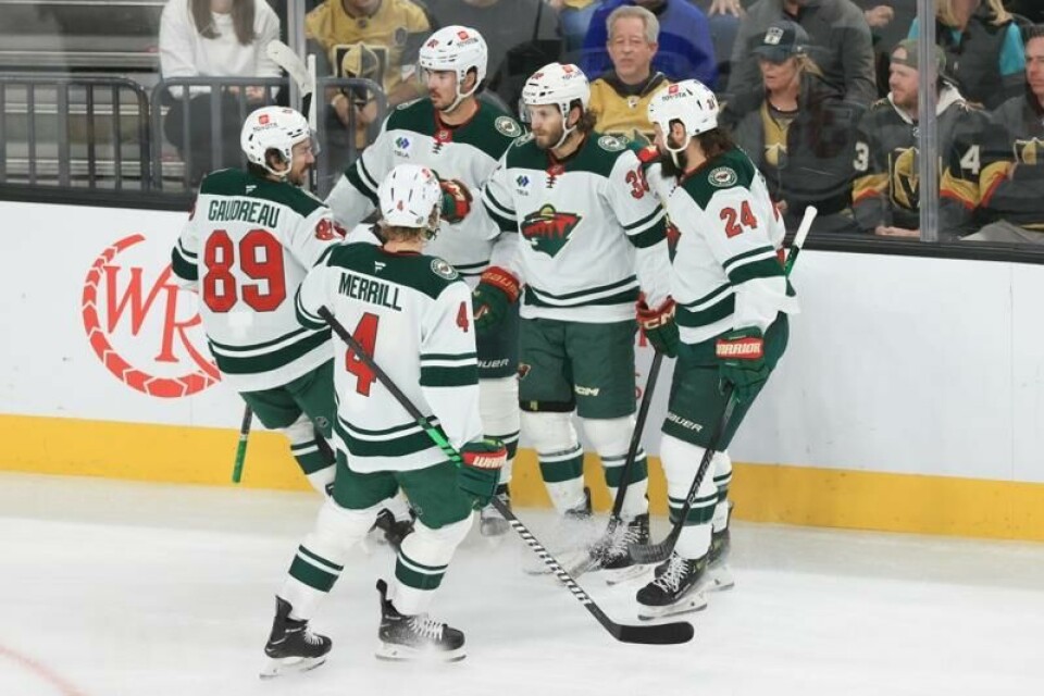Minnesota Wild jublet etter sin første scoring i første periode, men det var også den eneste scoringen de noterte seg for da de tapte 4-1 for Vegas Golden Knights søndag.
