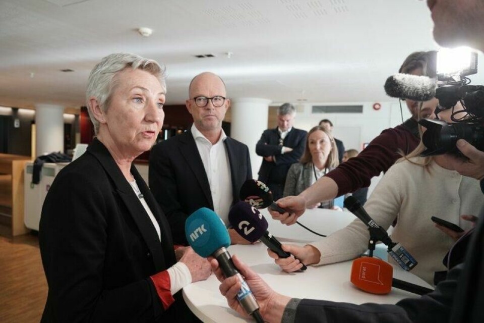 LO-leder Peggy Hessen Følsvik og NHO-direktør Ole Erik Almlid etter at det ble brudd i forhandlingene i årets lønnsoppgjør.
