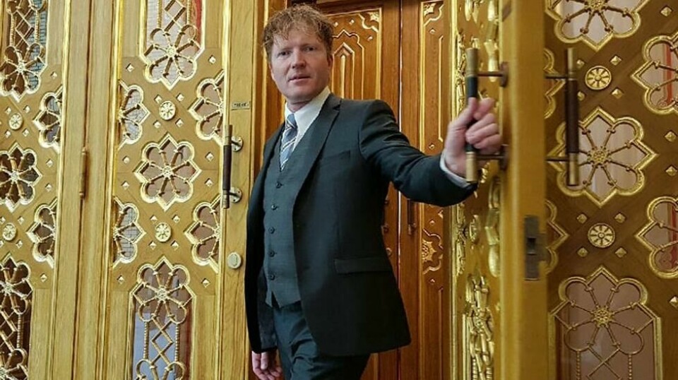 ACER-VARSKO: Sigbjørn Gjelsvik (Sp) vil kikke regjeringen i kortene for å finne ut hvorfor den har snudd i synet på overføring av suverenitet.