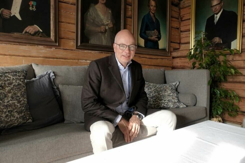 – Det følger med en vinkjeller slik at beboerne alltid har vin i hyllen sin. – Det følger med en vinkjeller slik at beboerne alltid har vin i hyllen sin. Foto: Hilde Oreld