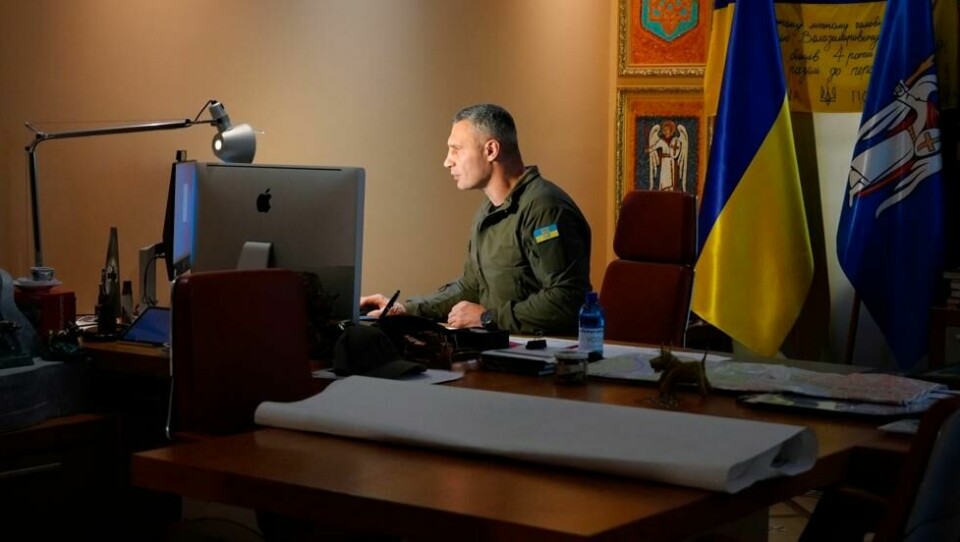 Ordfører Vitalij Klitsjko avbildet på sitt kontor i Kyiv. Ordfører Vitalij Klitsjko avbildet på sitt kontor i Kyiv. Foto: John Leicester / AP/NTB