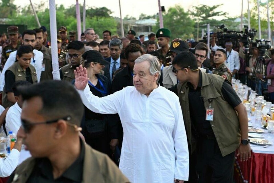 FNs generalsekretær António Guterres besøkte fredag rohingya-flyktninger øst i Bangladesh.