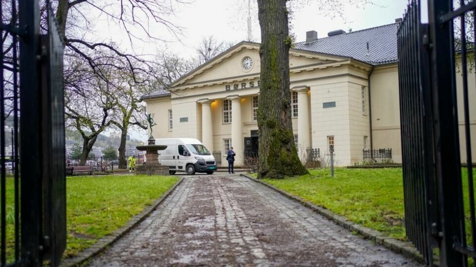 Oslo Børs faller kraftig onsdag. Fallet knyttes til et fall i oljeprisen, som igjen knyttes til Opec-møtet i helgen. Foto: Terje Pedersen / NTB