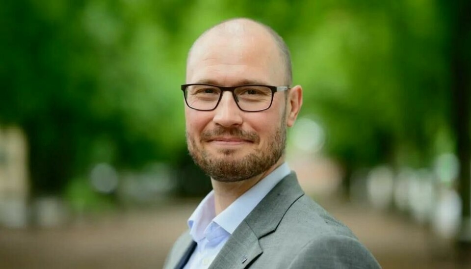 – Det å opprettholde og bruke den normalt fungerende delen av deg, er utrolig viktig i bedringsprosessen. Det vi trenger, er derfor behandling og arbeidsdeltakelse parallelt, sier Håkon Kongsrud Skard. – Det å opprettholde og bruke den normalt fungerende delen av deg, er utrolig viktig i bedringsprosessen. Det vi trenger, er derfor behandling og arbeidsdeltakelse parallelt, sier Håkon Kongsrud Skard. Foto: Norsk Psykologforening