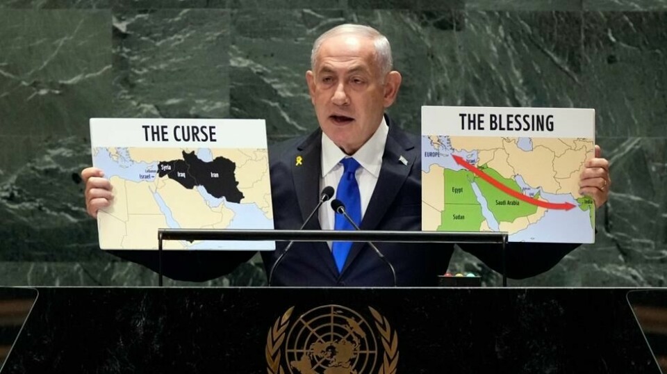 Israels statsminister Benjamin Netanyahu hadde som vanlig med seg plansjer da han fredag talte i FNs hovedforsamling. Den ene skulle vise hvilke farer som truer Israel, den andre hvilke land Israel enten har eller håper å inngå fredsavtale med.