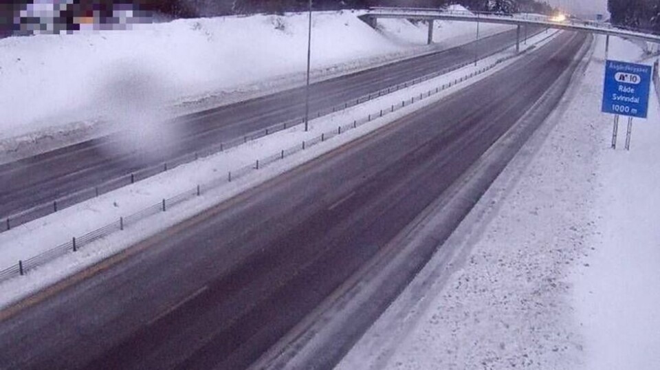 Slik var føret på E6 ved Karlshus mellom Moss og Sarpsborg søndag morgen.