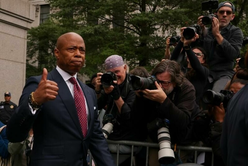 Justisdepartementet beordrer henleggelse av korrupsjonssaken mot New York-ordfører Eric Adams.