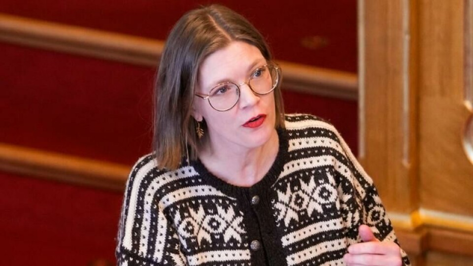 Rødts partileder Marie Sneve Martinussen krever at Jonas Gahr Støre kommer til Stortinget for å redegjøre om handelskrigen.