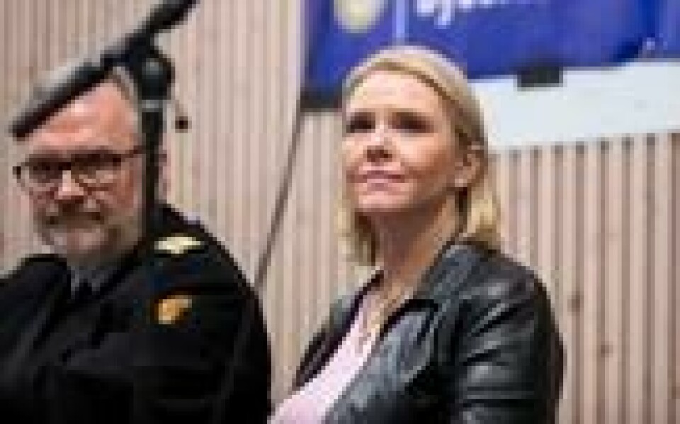 Justisminister Sylvi Listhaug og politimesteren i Oslo, Hans Sverre Sjøvold var blant deltagerne på folkemøtet på Holmlia tirsdag kveld. Justisminister Sylvi Listhaug og politimesteren i Oslo, Hans Sverre Sjøvold var blant deltagerne på folkemøtet på Holmlia tirsdag kveld. Foto: Heiko Junge / NTB scanpix
