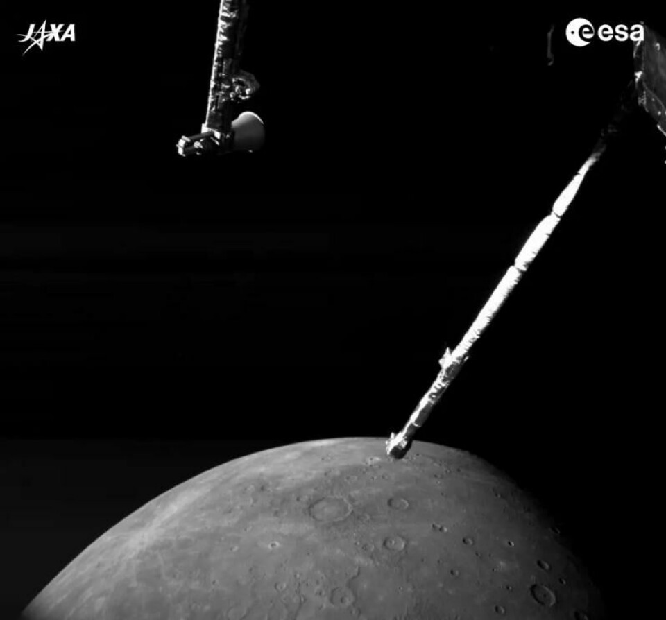 Bildet viser mørkere og lysere deler av planetens overflate. Bildet viser mørkere og lysere deler av planetens overflate. Foto: ESA/BepiColombo/MTM