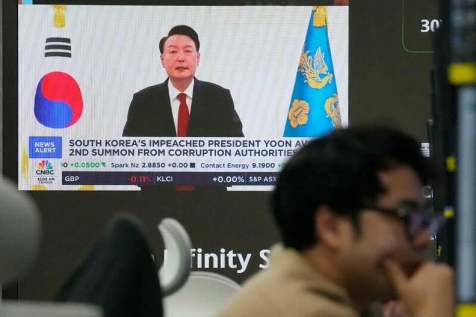 Et bilde av den suspenderte presidenten Yoon Suk-yeol på en TV-sending i Sør-Korea denne uken.