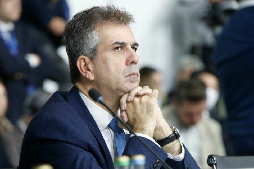 Israels energiminister Eli Cohen sier de igjen kutter strømtilførselen til Gaza som de har gjort flere ganger tidligere.