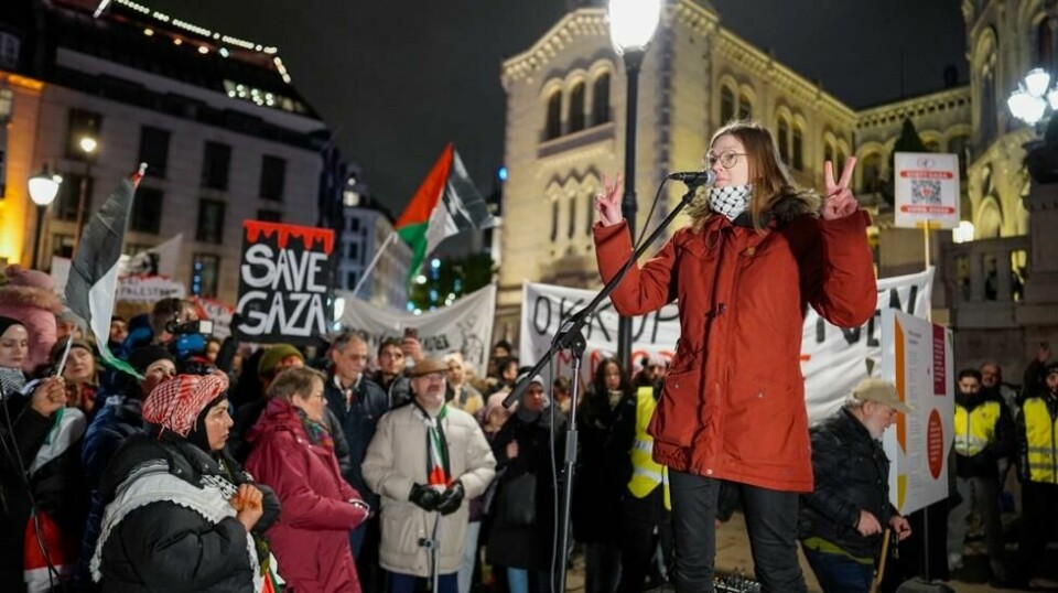 Marie Sneve Martinussen og Rødt er tydelige når det gjelder situasjonen på Gazastripen og solidaritet med det palestinske folk. Her er Martinussen under demonstrasjon i forbindelse med Gaza-krigen utenfor Stortinget i november.
