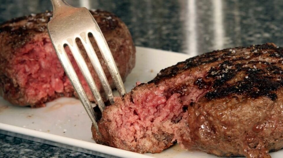 Det er viktig å gjennomsteke kjøttet for å unngå salmonella.
