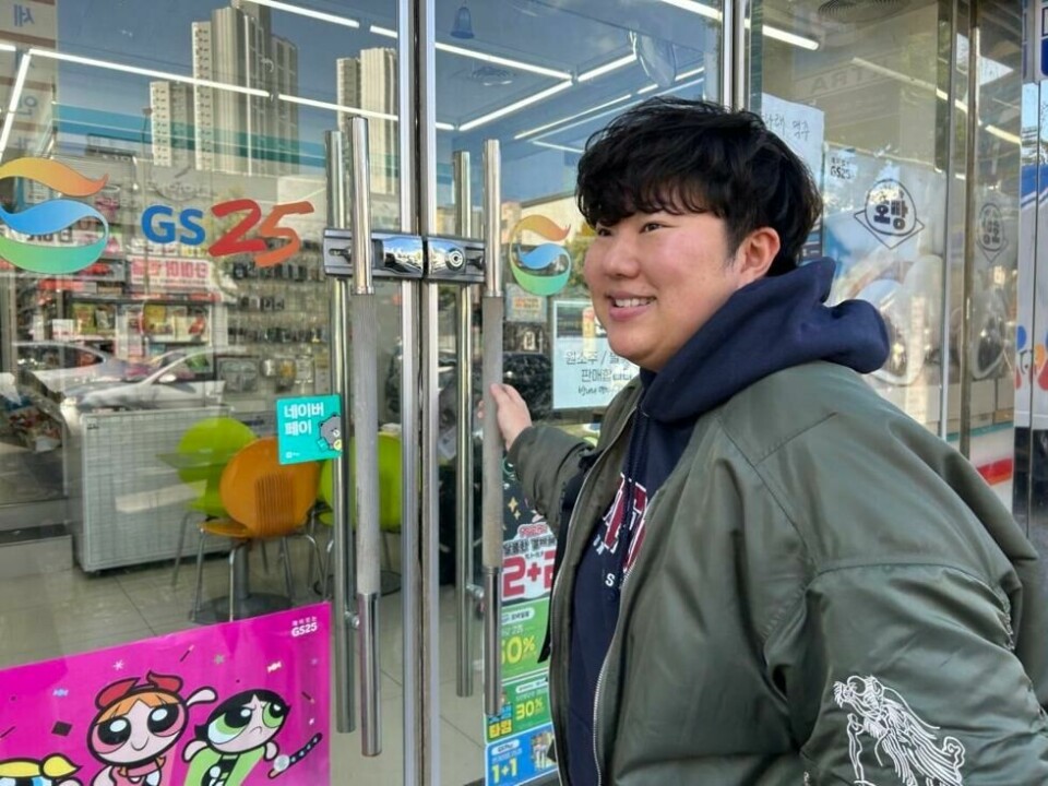 DØGNOPNE KIOSKAR: Når Haein Shim reiser heim til Sør-Korea, inkluderer ho alltid eit besøk til ein av dei mange kioskane. DØGNOPNE KIOSKAR: Når Haein Shim reiser heim til Sør-Korea, inkluderer ho alltid eit besøk til ein av dei mange kioskane. Foto: Synne Ulltang