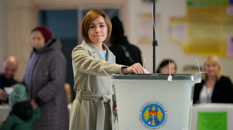 Sittende president, Maia Sandu stemte Chisinau søndag. Foto: Vadim Ghirda / AP / NTB