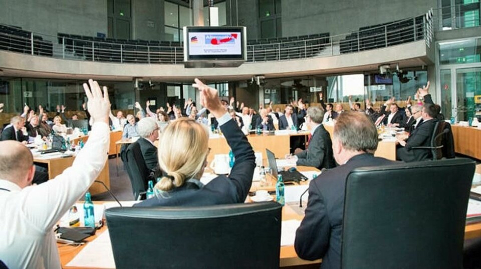 FERSK GRUPPE: AfD fikk 12,6 prosent av stemmene. Her samles deres 93 representanter til ett av sine første gruppemøter i Forbundsdagen.