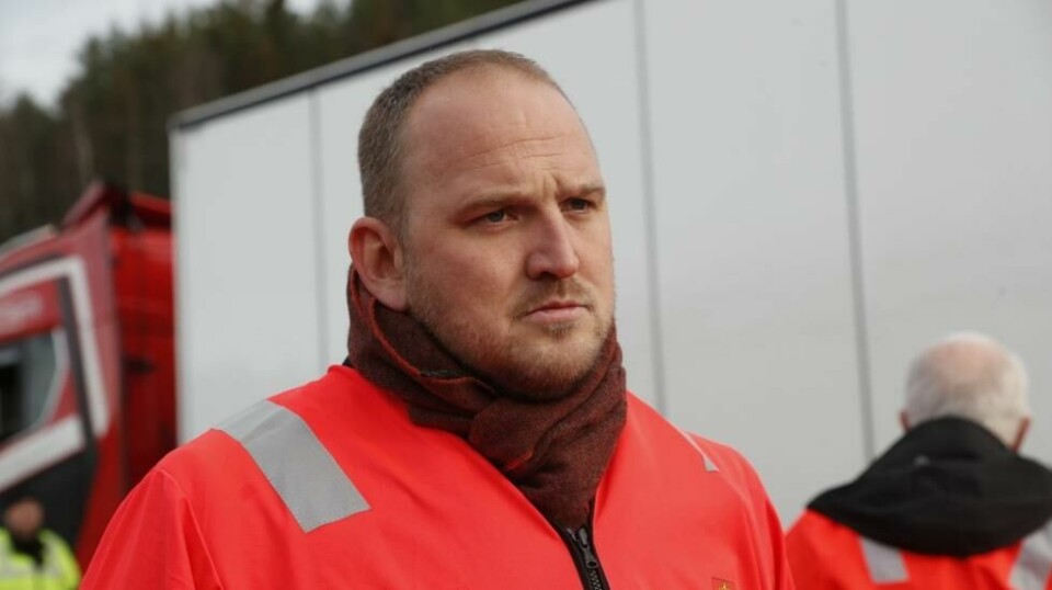 Regjeringen ved samferdselsminister Jon Georg Dale (Frp) vil se nærmere på fremtidig utvikling av bompenger som følge av endringer i bilpark og bilbruk.