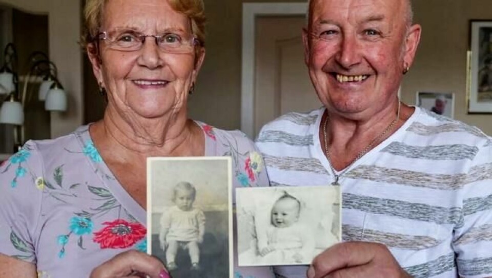 Etter å ha vært gift i 50 år, oppdaget ekteparet Clarke at de ble født i samme gate. Etter å ha vært gift i 50 år, oppdaget ekteparet Clarke at de ble født i samme gate. Foto: Skjermdump: SWNS