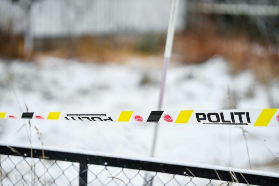 Det var i 17.30-tiden lørdag at politiet ble varslet om at to personer var døde i en bolig i Ski. Her fra åstedet søndag.