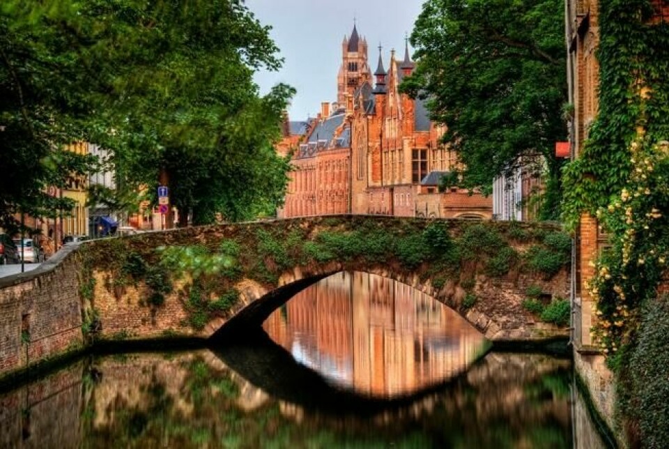 Noen av byggene i Brugge er bygget i nyere tid, men den middelalderske stilen er bevart. Noen av byggene i Brugge er bygget i nyere tid, men den middelalderske stilen er bevart. Foto: Wolfgang Staudt/Flickr/CC