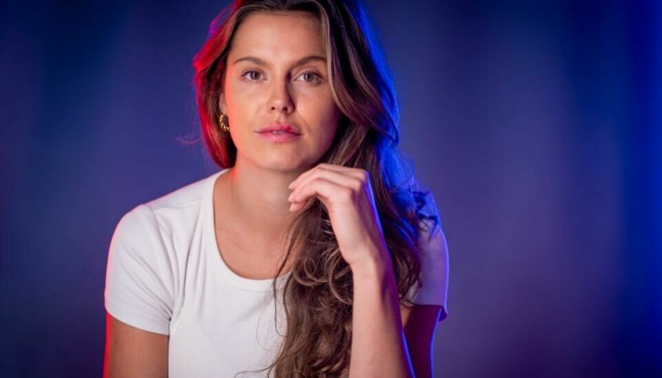 Amalie Iuel forteller om hvordan hun veksler mellom rollene som småbarnsmor og friidrettsutøver i podkasten «Mamma jobber».
