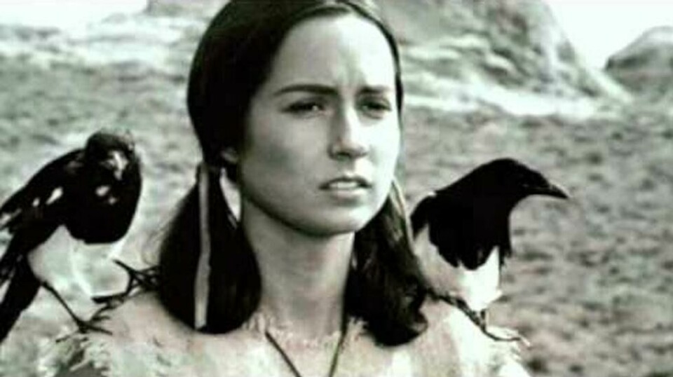 Scene fra filmen Island of the Blue Dolphins fra 1964, inspirert av Juana Marias opphold på øya. Scene fra filmen Island of the Blue Dolphins fra 1964, inspirert av Juana Marias opphold på øya.