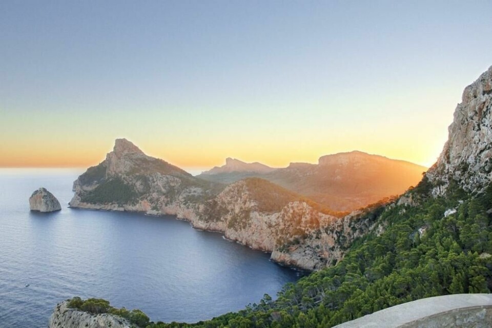 SOL OG VARME. Balearene er en øygruppe i Middelhavet utenfor østkysten av Spania og er et svært ettertraktet reisemål for nordmenn. Foto: Travellink SOL OG VARME. Balearene er en øygruppe i Middelhavet utenfor østkysten av Spania og er et svært ettertraktet reisemål for nordmenn. Foto: Travellink
