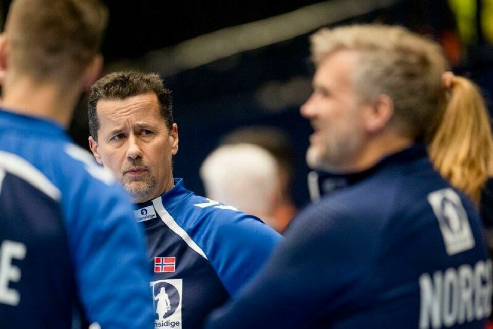 Norges trener Ole Gustav Gjekstad før kampen mot Danmark.