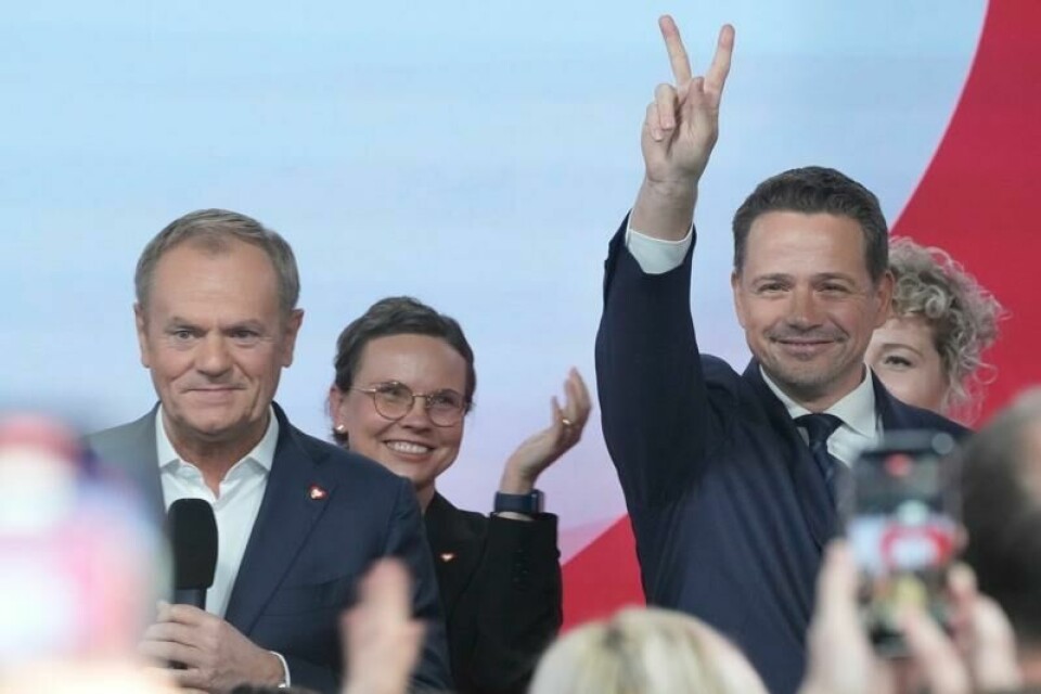 Rafal Trzaskowski (til høyre) og Donald Tusk sammen på scenen i Polens hovedstad i november. Rafal Trzaskowski (til høyre) og Donald Tusk sammen på scenen i Polens hovedstad i november. Foto: Czarek Sokolowski / AP Photo via NTB