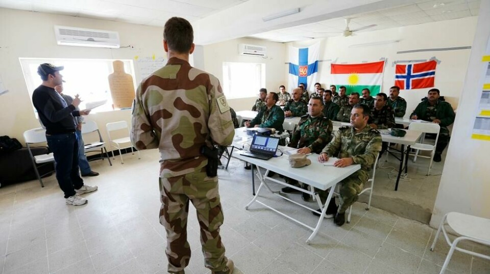 Soldater fra Telemark bataljon har trent opp Peshmerga-soldater i grunnleggende soldatferdigheter som skyting, sanitet, EOD, og enkle stridsteknikker i en treningsleir ved Erbil i Nord-Irak (Kurdistan). Bildet er fra 2015.
