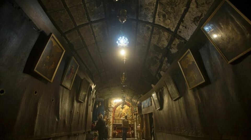 GROTTENE. I disse grottene under Fødselskirken samles troende for å feire førjultiden. Foto: Atef Safadi/EPA