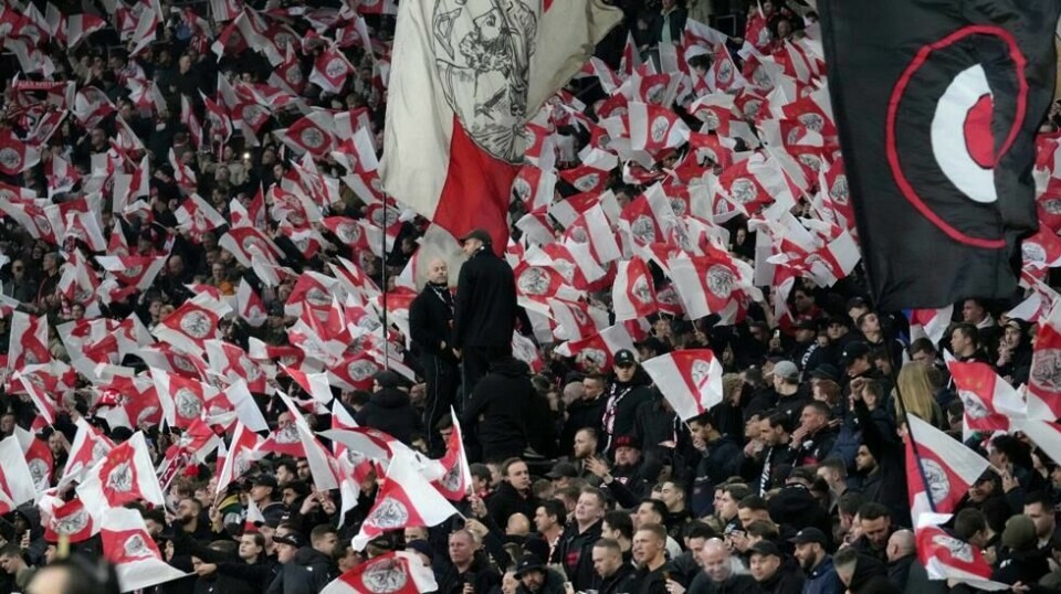 Ajax-fansen rasende. Arkivfoto: Peter Dejong / AP / NTB