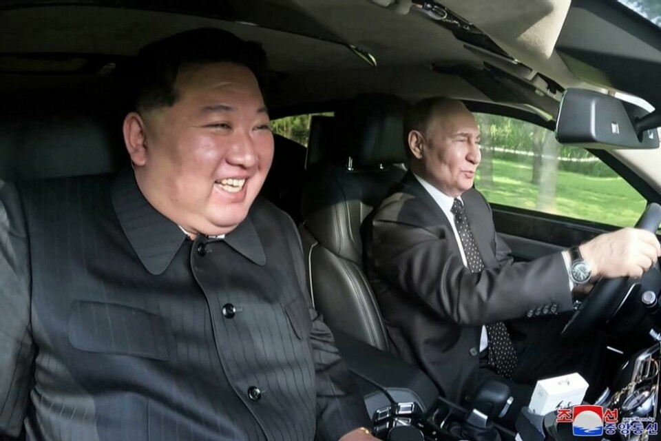 Vladimir Putin og Kim Jung Un på en kjøretur under det nylige besøket i Nord-Korea. Foto: Korean Central News Agency/Korea News Service via AP/NTB Vladimir Putin og Kim Jung Un på en kjøretur under det nylige besøket i Nord-Korea. Foto: Korean Central News Agency/Korea News Service via AP/NTB