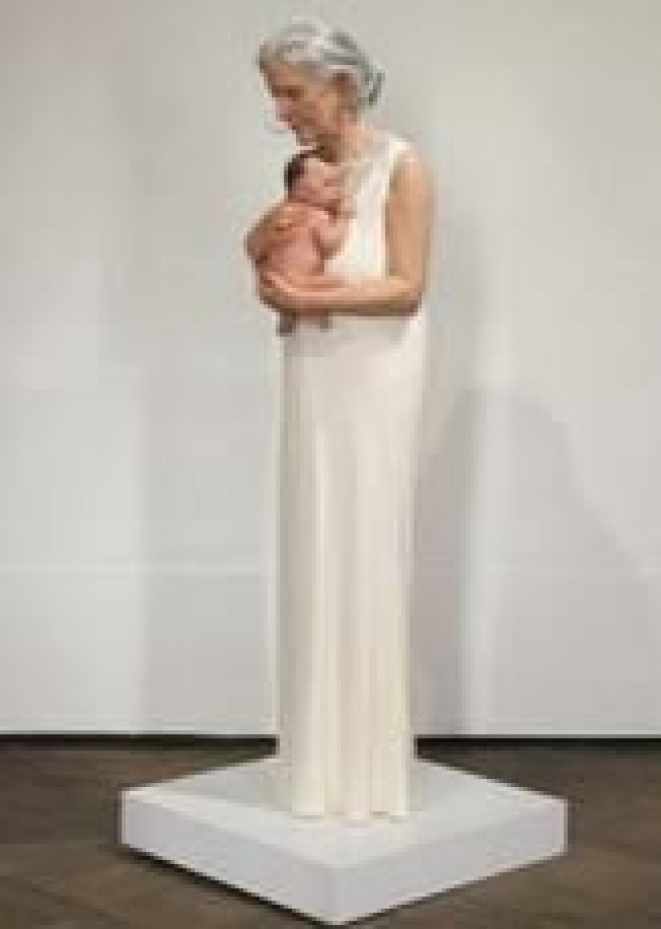 Fra HYPER-utstillingen: Sam Jinks: Woman and Child, 2010. Fra HYPER-utstillingen: Sam Jinks: Woman and Child, 2010.