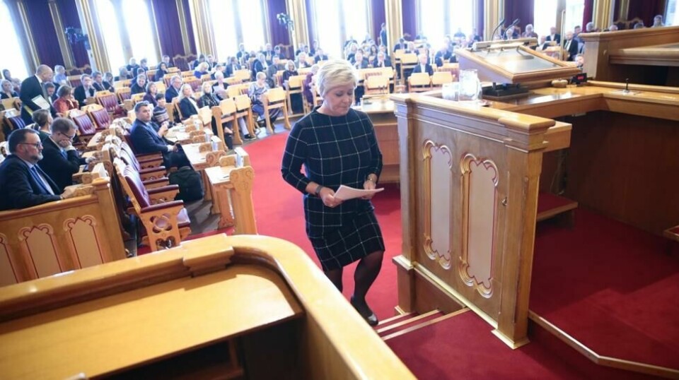 Oslo 20191007. Finansminister Siv Jensen (Frp) går fra Finansdepartementet til Stortinget for fremleggelsen av regjeringens forslag til statsbudsjett for 2020.