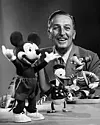 Walt Disney konsentrerte seg tidlig om produsentrollen. I tillegg til tegnefilmene produserte han også dokumentarfilmer, spillefilmer og fjernsynsprogrammer.
