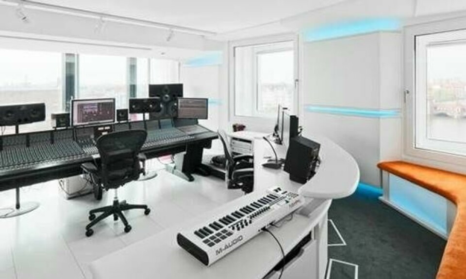 Drømmer du om å spille inn din egen sang på et innspillingsstudio? Slippe den neste hitsinglen? Bli den neste Adele? Drømmer du om å spille inn din egen sang på et innspillingsstudio? Slippe den neste hitsinglen? Bli den neste Adele?