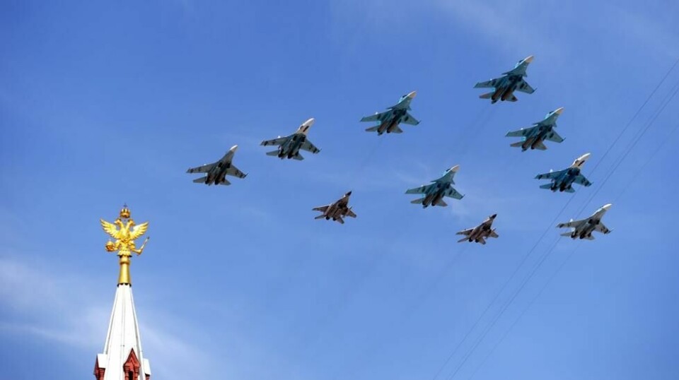 Britisk etterretning hevder de russiske enhetene trolig består av minst en skvadron av Su-24 Fencer jagerfly og Su-34 Fullback jagerbomber, i tillegg til en skvadron med angrepshelikoptre.
